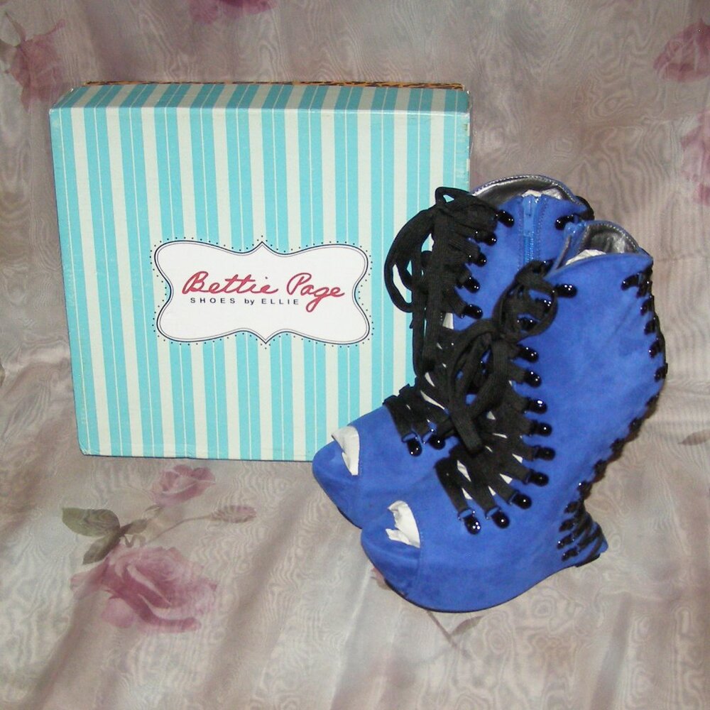 NIB RARE size 9 Bettie Page "Tina" Corset wedges in ROYAL BLUE